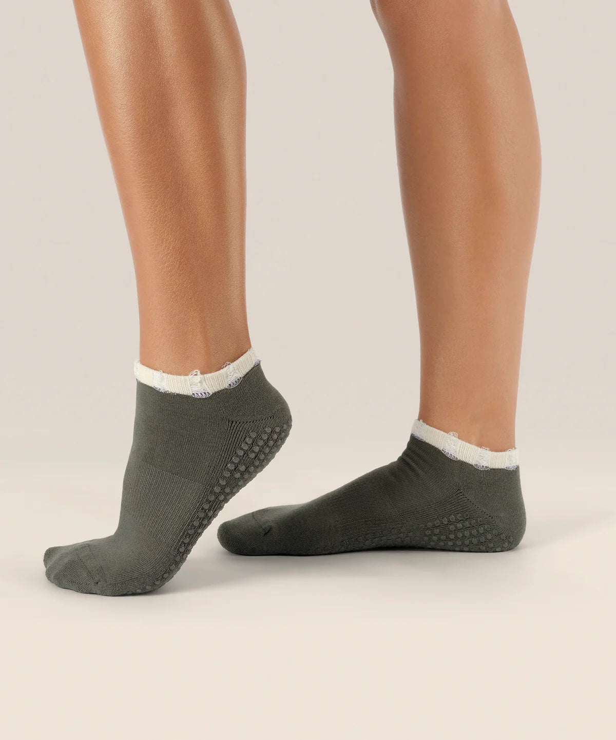 Low Rise Ankle Grip Socks - Khaki