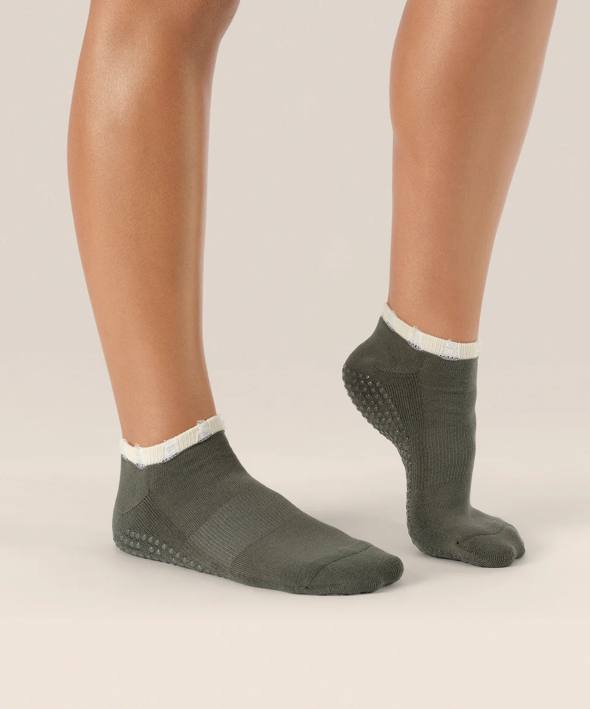 Low Rise Ankle Grip Socks - Khaki