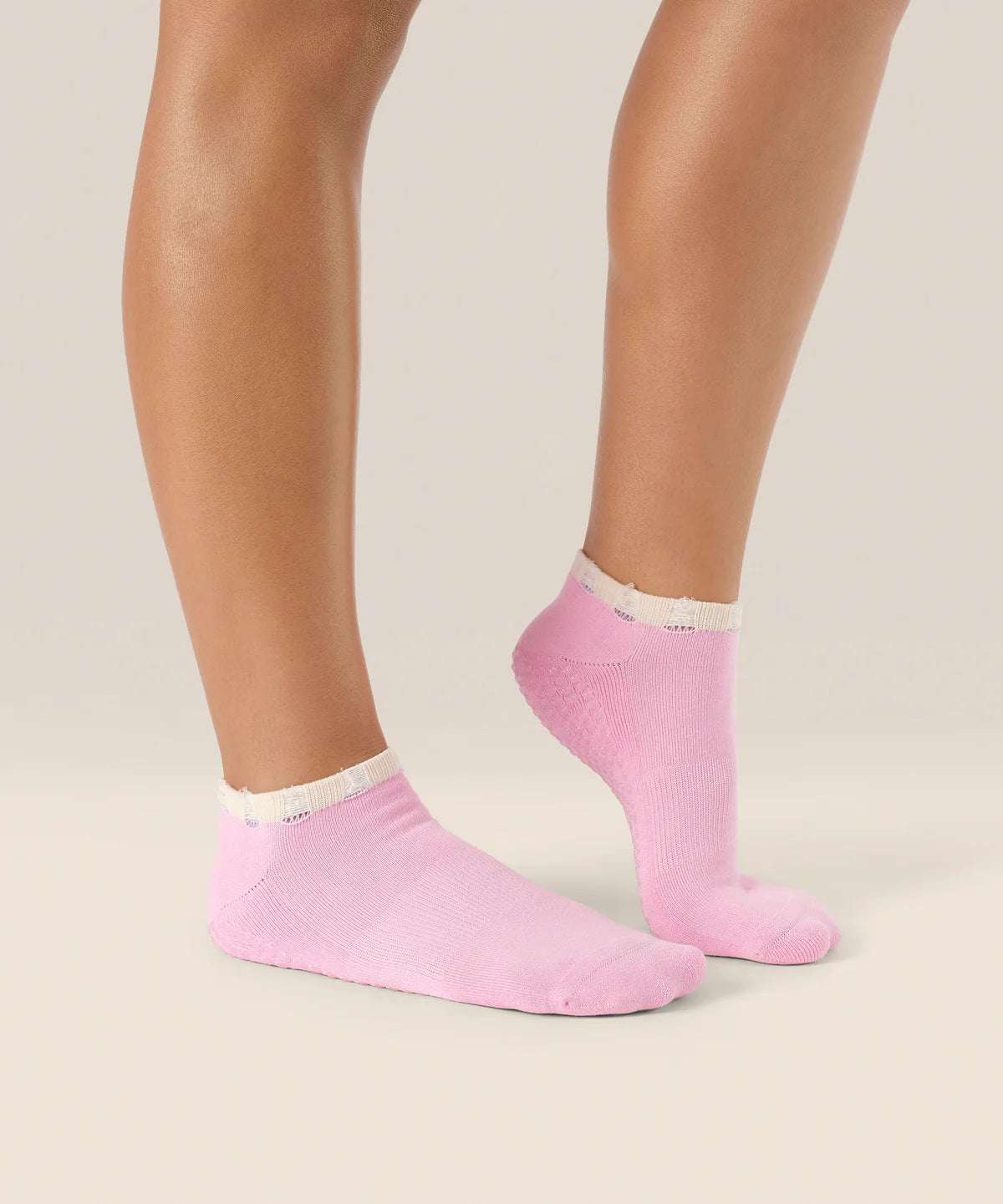 Low Rise Ankle Grip Socks - Cool Pink
